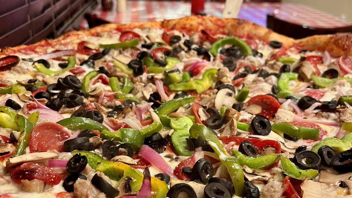Eine Pizza hatte sich ein 13-Jähriger genehmigt und so für Aufregung gesorgt. Eine Pizza hatte sich ein 13-Jähriger genehmigt und so für Aufregung gesorgt.