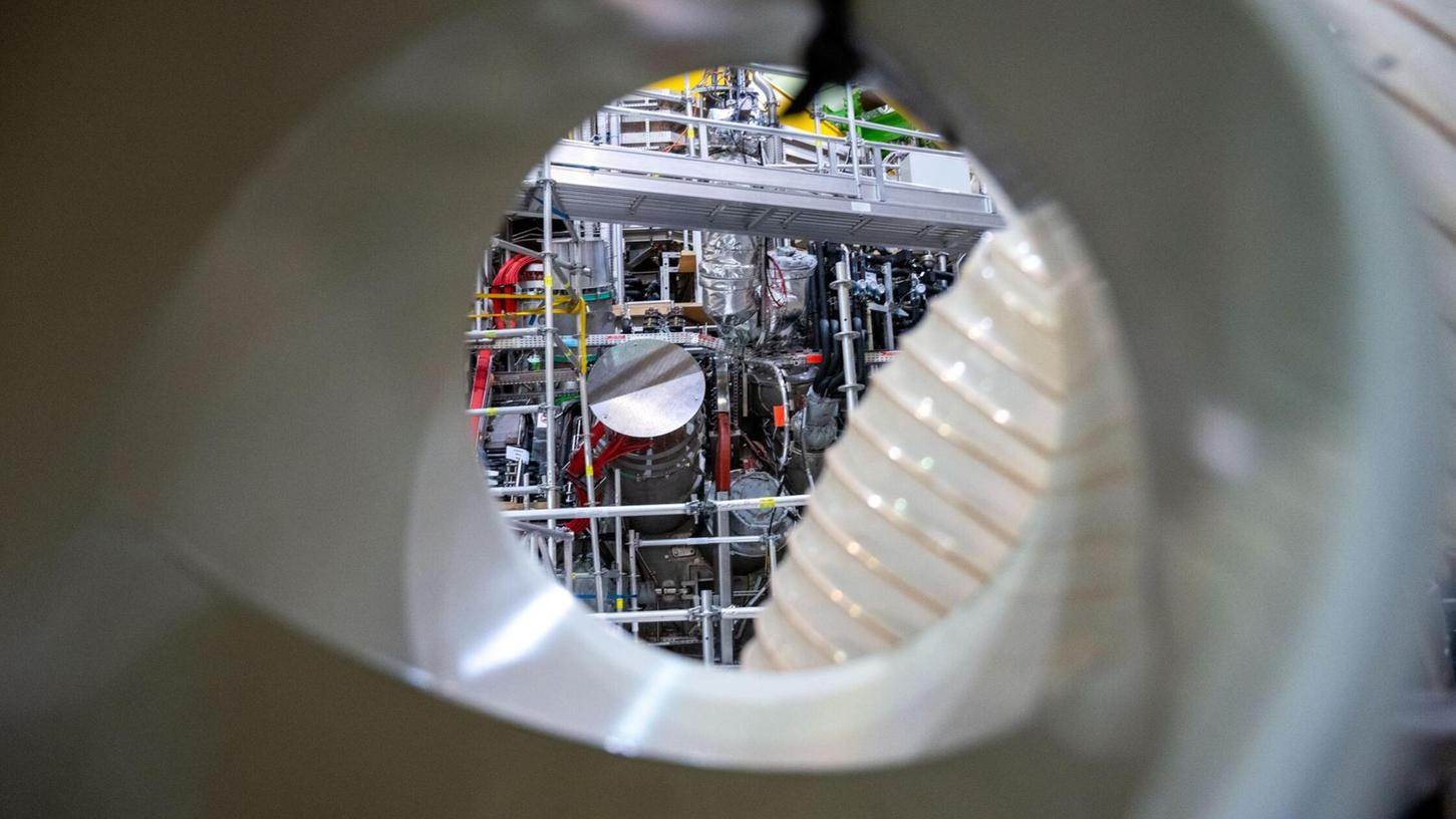 Der Forschungsreaktor „Wendelstein 7-X“ des Max-Planck-Instituts für Plasmaphysik ist der Vorläufer des Proxima Fusion-Konzepts. (Archiv) Der Forschungsreaktor „Wendelstein 7-X“ des Max-Planck-Instituts für Plasmaphysik ist der Vorläufer des Proxima Fusion-Konzepts. (Archiv)