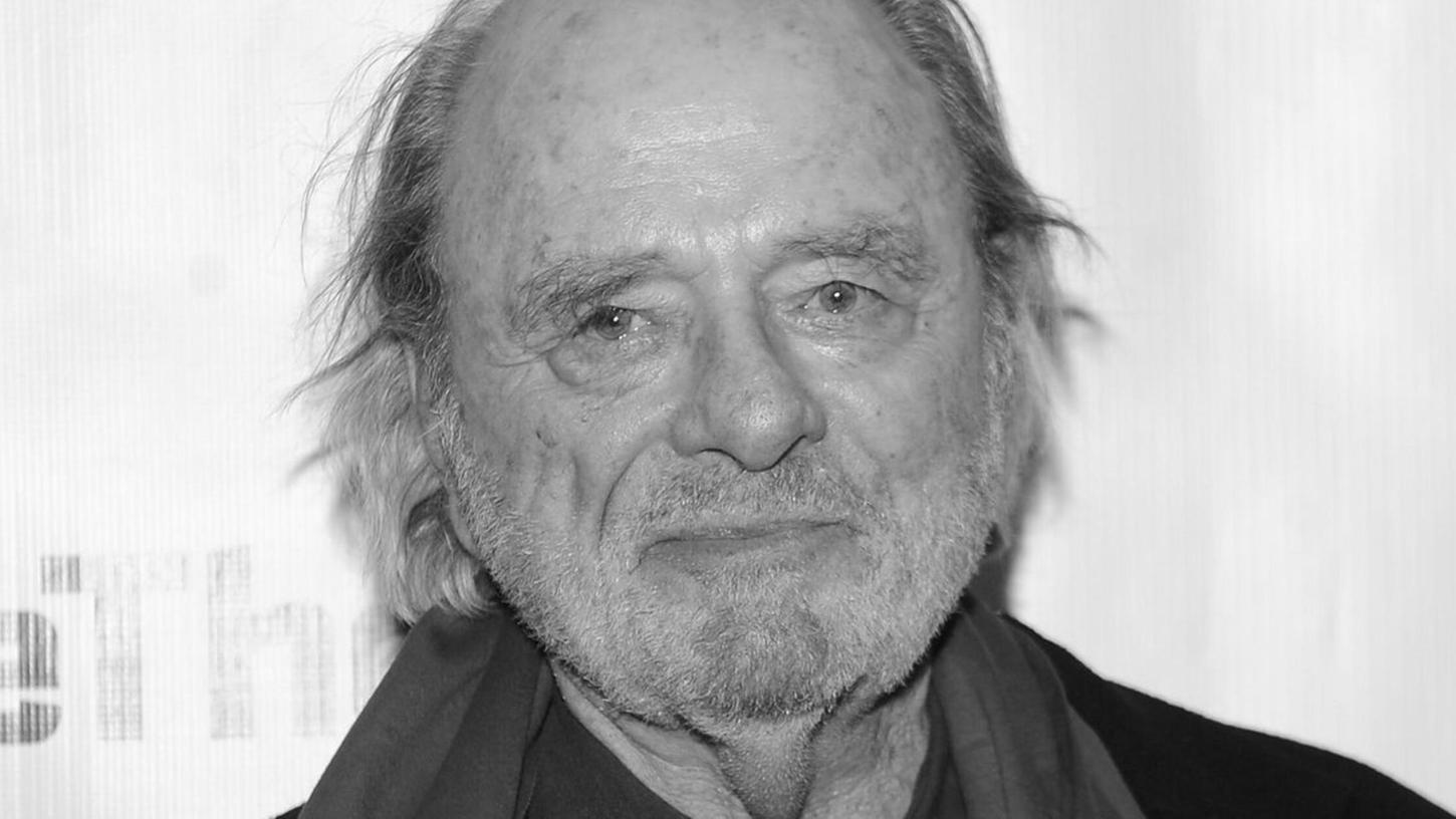 Schauspieler Harris Yulin ist mit 87 Jahren verstorben. Schauspieler Harris Yulin ist mit 87 Jahren verstorben.