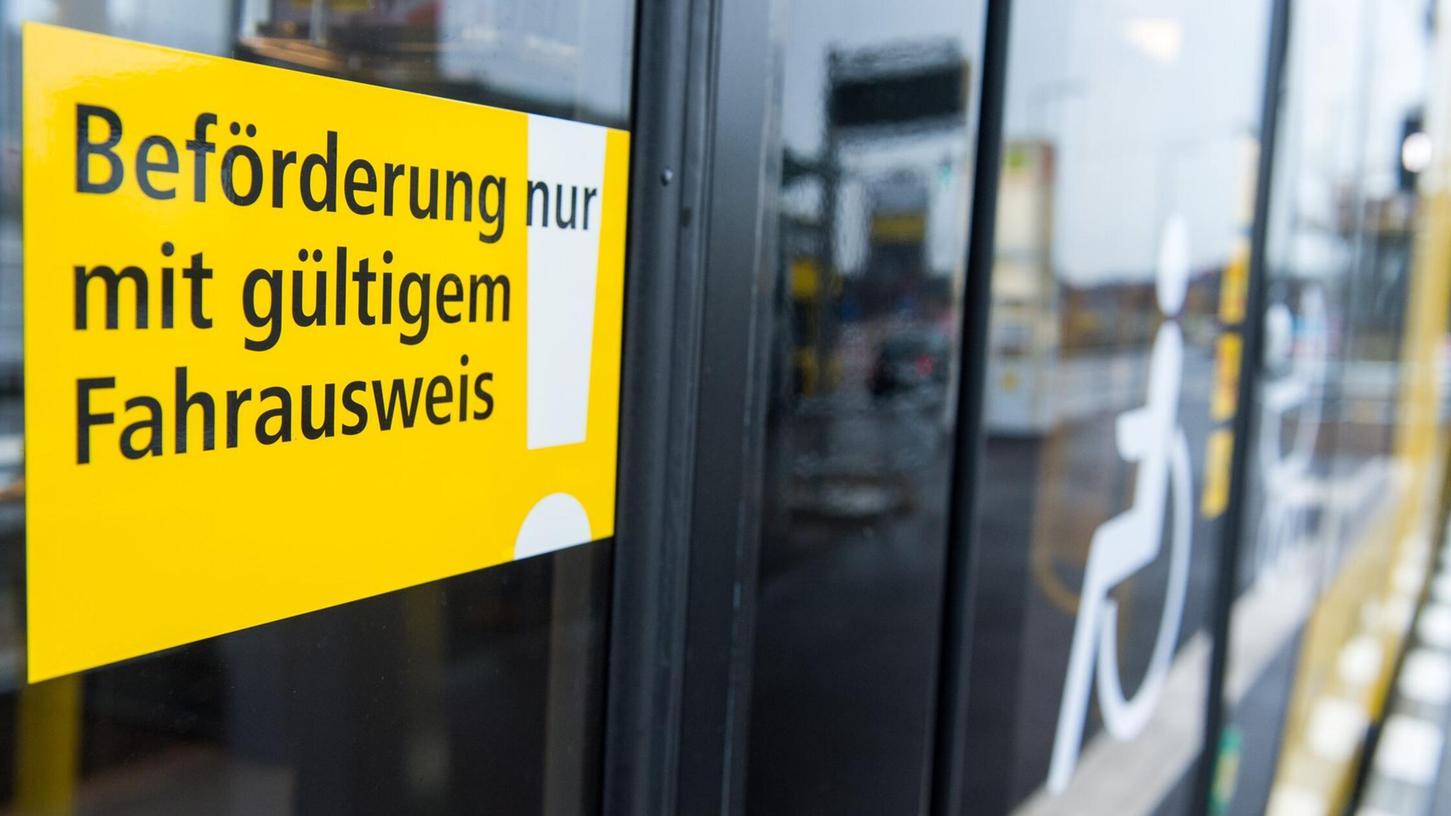 Bislang ist das Fahren ohne gültigen Fahrschein eine Straftat. (Archivbild) Bislang ist das Fahren ohne gültigen Fahrschein eine Straftat. (Archivbild)