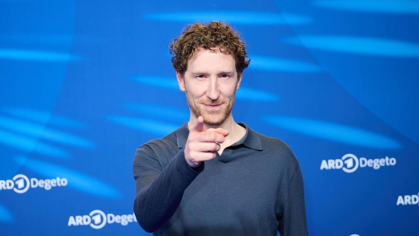 Dass es in Talkshows oft keine Einigkeit gibt, hält Moderator Louis Klamroth für normal. (Archivbild) Dass es in Talkshows oft keine Einigkeit gibt, hält Moderator Louis Klamroth für normal. (Archivbild)
