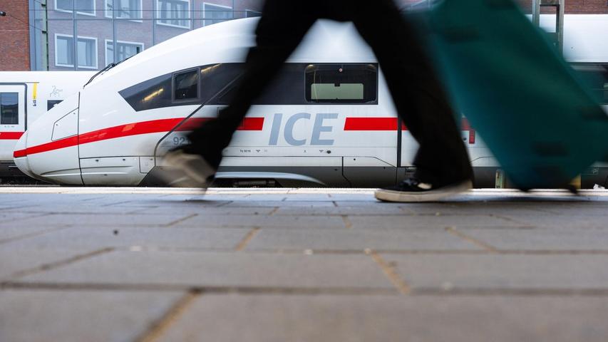 „Wollen ein Zeichen setzen“: Zug zu dreckig - ICE-Fahrgäste müssen in Nürnberg aussteigen „Wollen ein Zeichen setzen“: Zug zu dreckig - ICE-Fahrgäste müssen in Nürnberg aussteigen