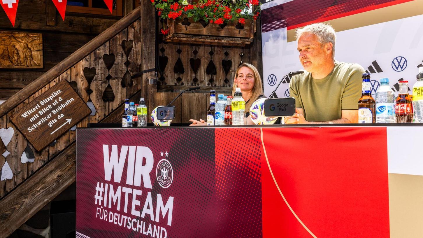 Bundestrainer Christian Wück gab seinen EM-Kader im Europapark Rust bekannt. Bundestrainer Christian Wück gab seinen EM-Kader im Europapark Rust bekannt.
