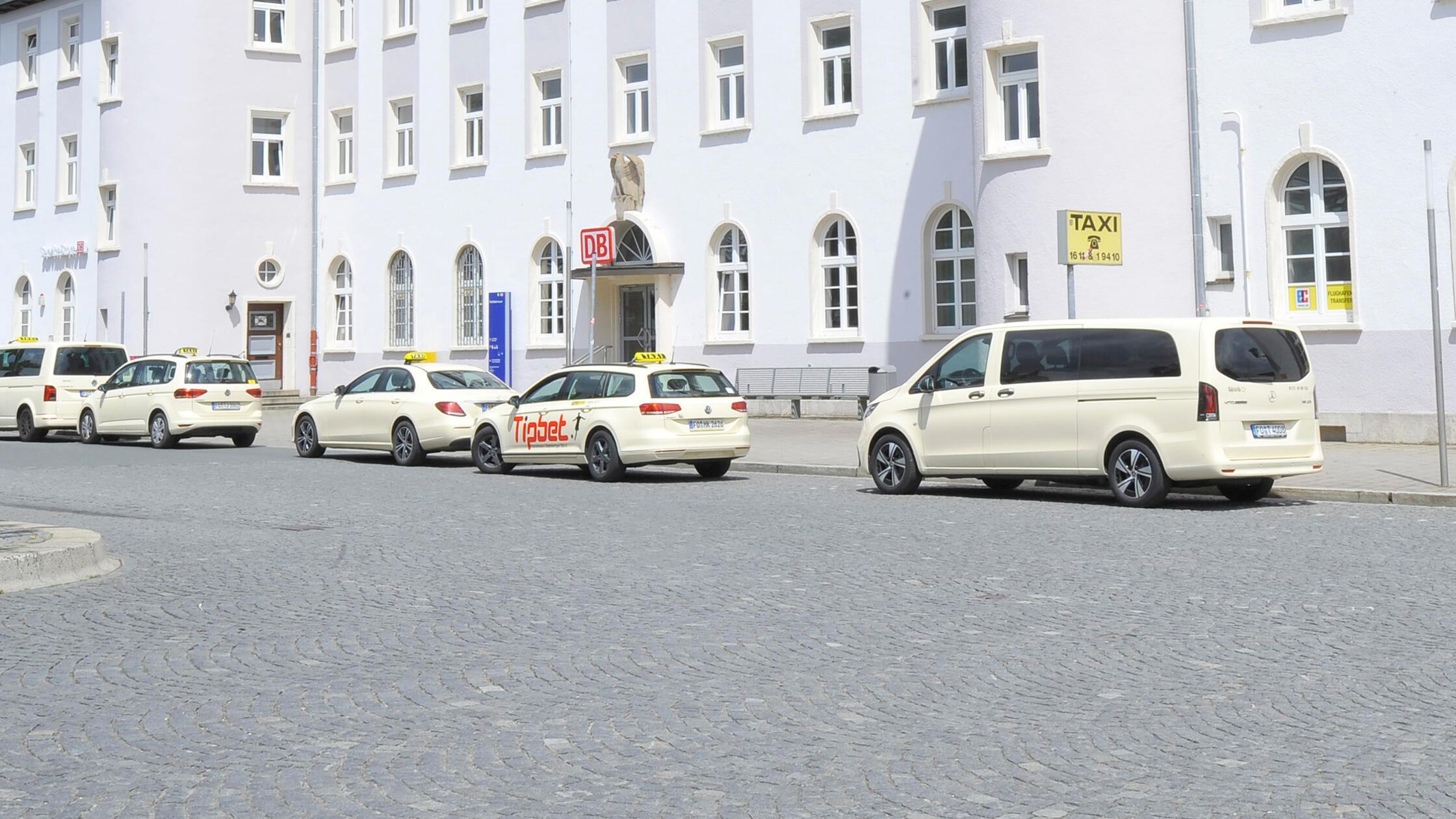 ReinerBaptistellaTaxiBahnForch010