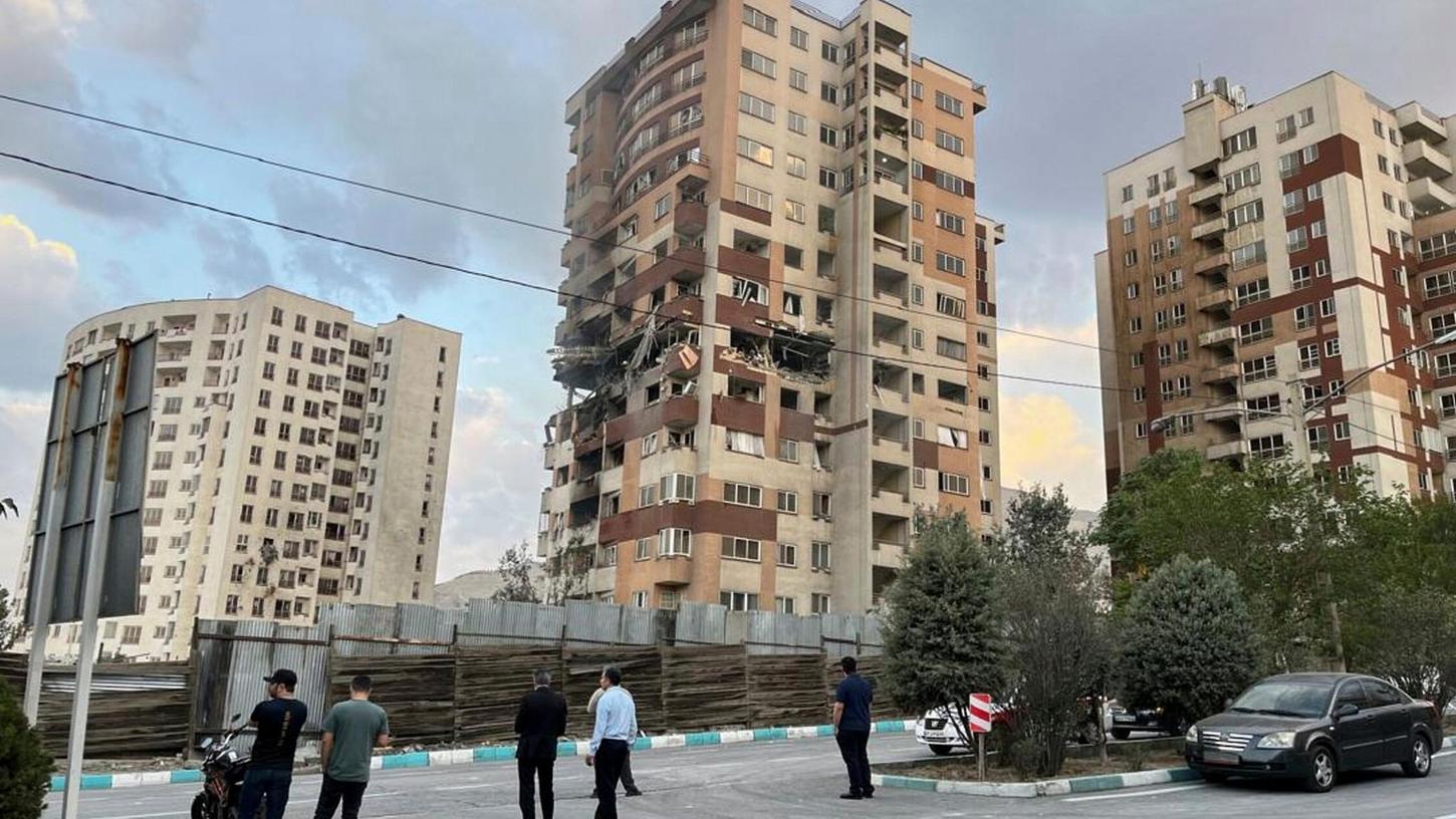 Israel hat mit einem Großangriff auf Ziele im Iran begonnen. Israel hat mit einem Großangriff auf Ziele im Iran begonnen.