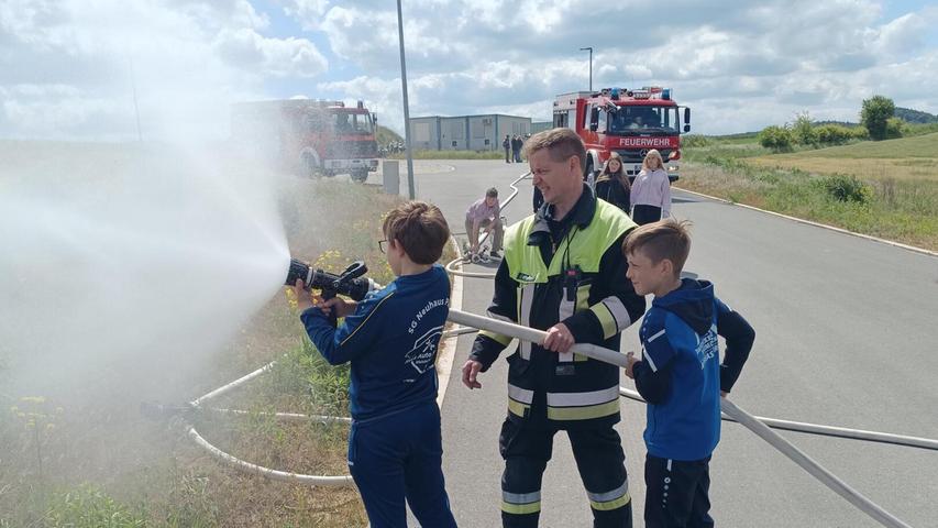 Nicht nur die Feuerwehr weckt Begeisterung: Veldener Schüler probieren sich aus Nicht nur die Feuerwehr weckt Begeisterung: Veldener Schüler probieren sich aus