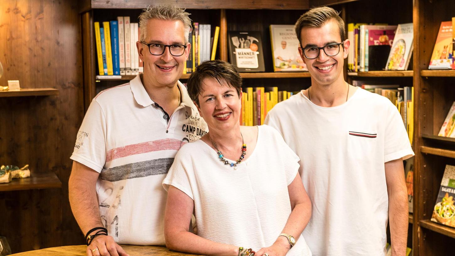 Werbeaufnahmen der Buchhandlung Kreutzer im Juni 2022 in Schwabach. Werbeaufnahmen der Buchhandlung Kreutzer im Juni 2022 in Schwabach.