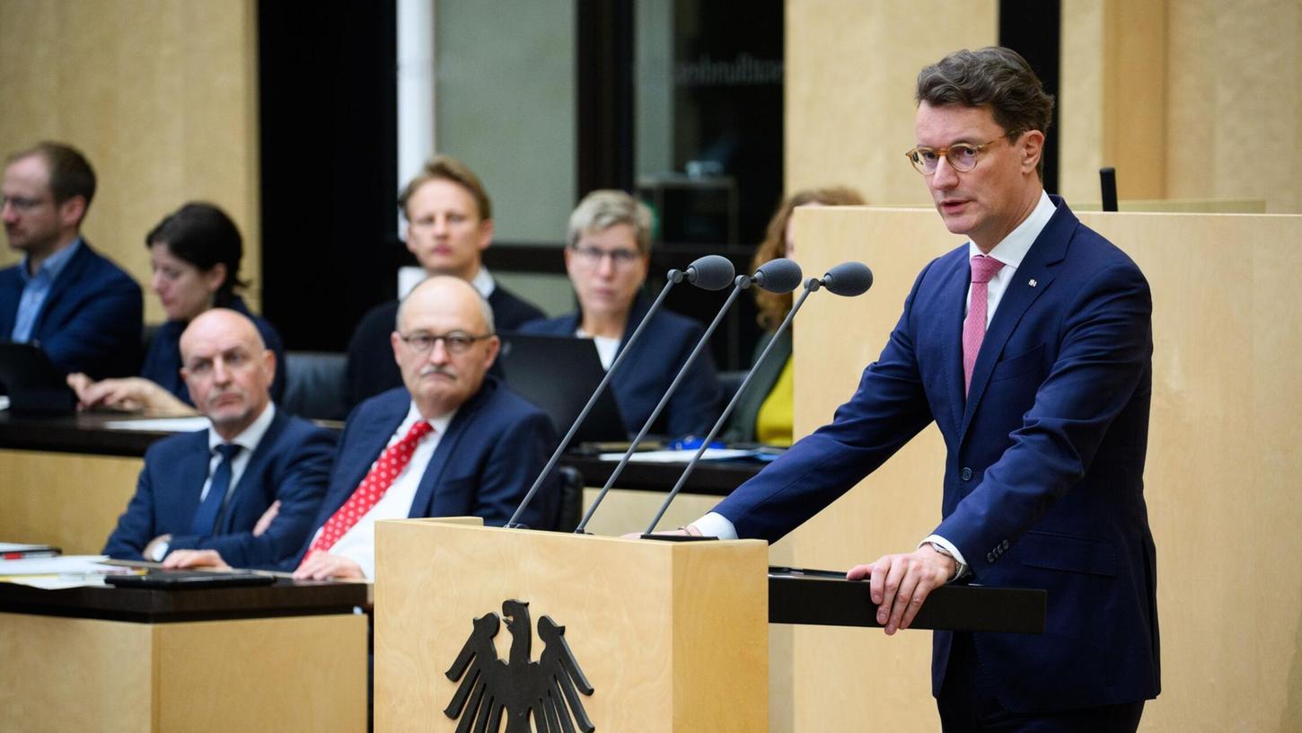 NRW-Ministerpräsident Wüst mahnte: Länder und Kommunen müssten sich die Entlastungen auch leisten können. NRW-Ministerpräsident Wüst mahnte: Länder und Kommunen müssten sich die Entlastungen auch leisten können.