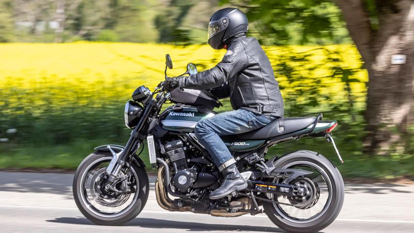 Motorradfahrer nach Unfall schwer verletzt: Pkw erfasst 74-Jährigen in Freystadt Motorradfahrer nach Unfall schwer verletzt: Pkw erfasst 74-Jährigen in Freystadt