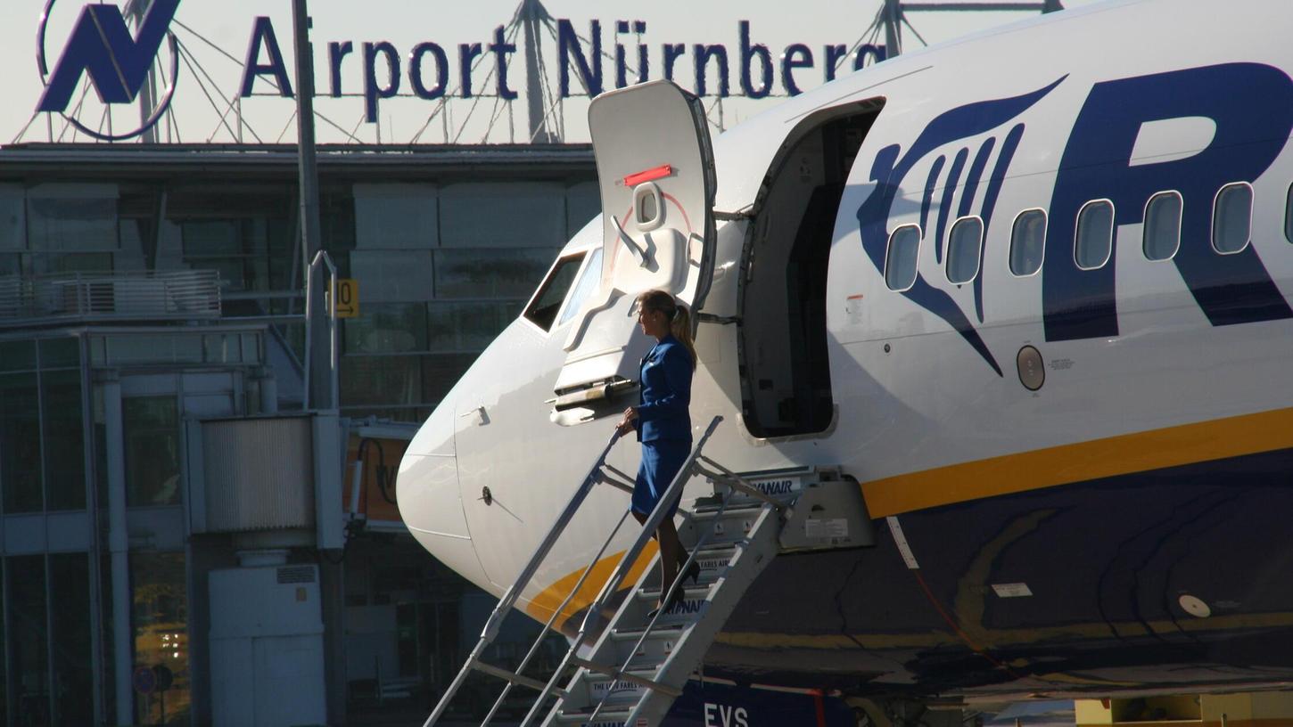 RyanAir greift ab sofort hart durch: Wer an Bord Probleme macht, wird mit einer Geldstrafe belangt. RyanAir greift ab sofort hart durch: Wer an Bord Probleme macht, wird mit einer Geldstrafe belangt.