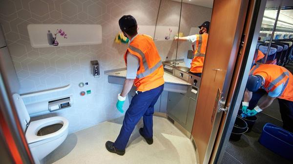 Coronavirus - ICE-Reinigung in Dortmund1564.jpg