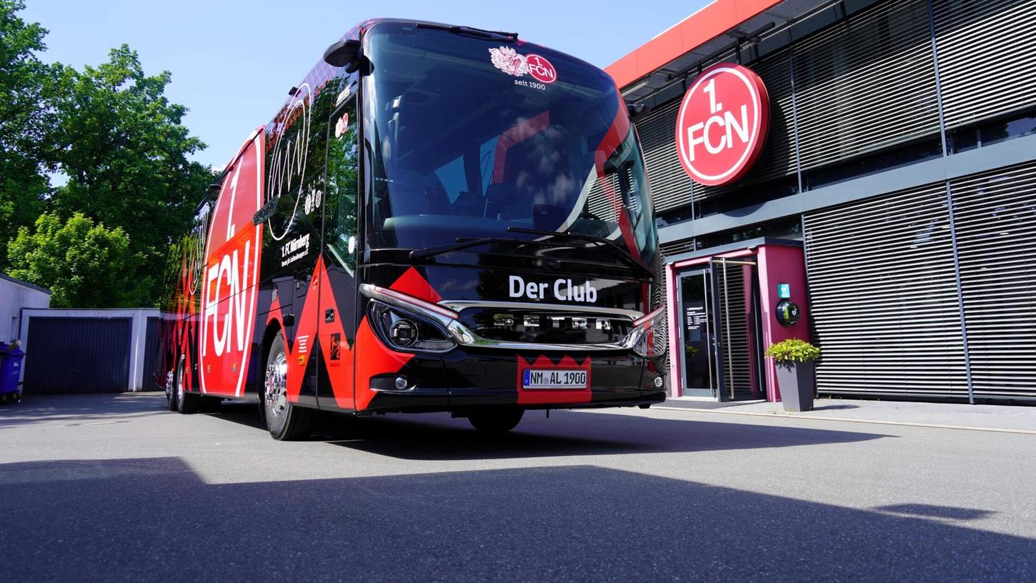Der 1. FCN stellt Arzt-Reisen als neuen Buspartner vor. Der 1. FCN stellt Arzt-Reisen als neuen Buspartner vor.