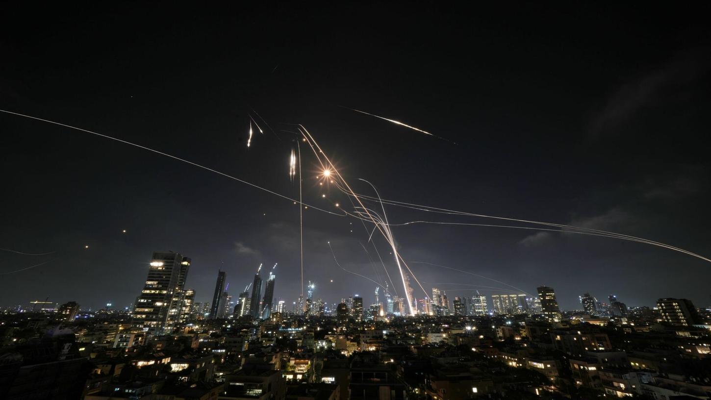 Iran hat mit einem Gegenangriff auf Israel begonnen. Iran hat mit einem Gegenangriff auf Israel begonnen.