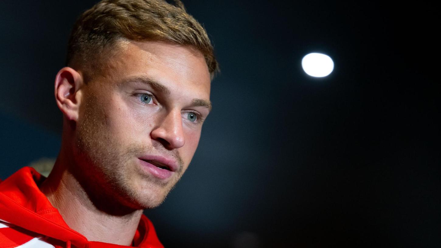 Joshua Kimmich äußert sich vor dem Auftaktspiel gegen Auckland in Cincinnati auch zu Transferaufgaben des FC Bayern. Joshua Kimmich äußert sich vor dem Auftaktspiel gegen Auckland in Cincinnati auch zu Transferaufgaben des FC Bayern.