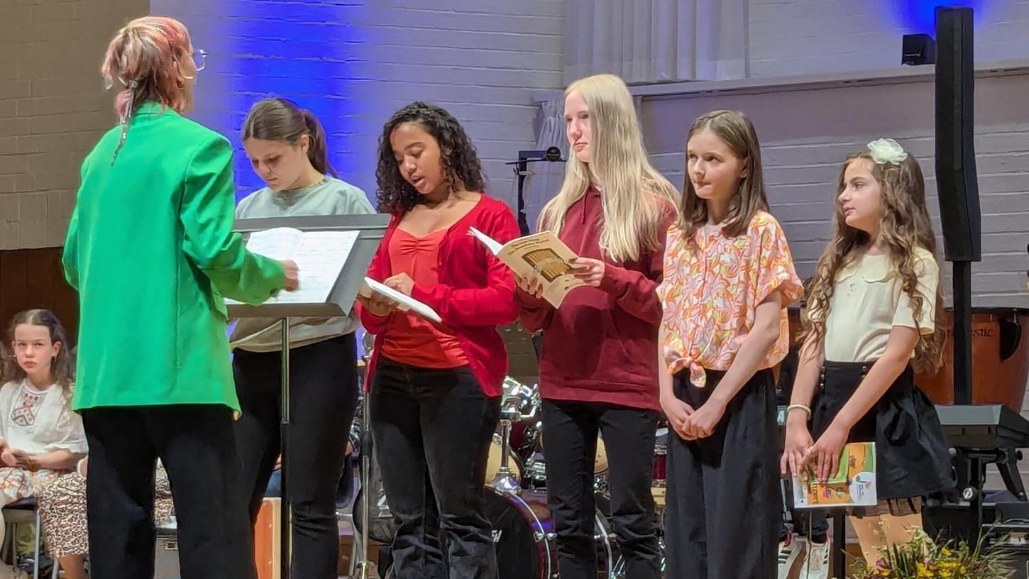 Die Sing- und Musikschule veranstaltet wieder ihren Gesangsabend. Die Sing- und Musikschule veranstaltet wieder ihren Gesangsabend.