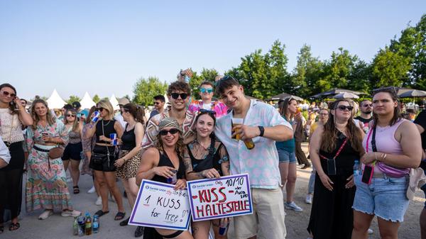 Selbst Küsse wurden verteilt.