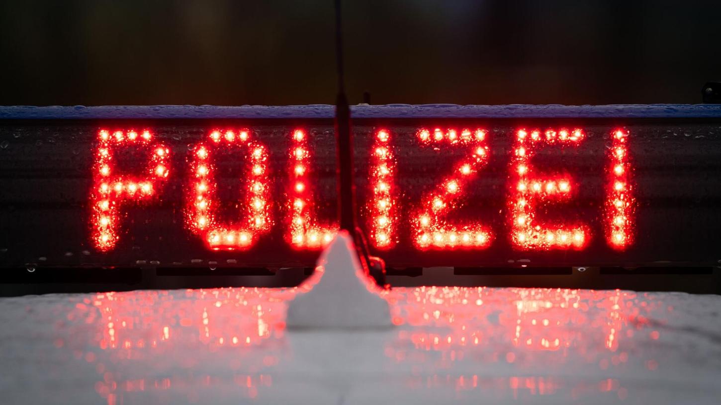 Die Polizei ermittelt. Die Polizei ermittelt.