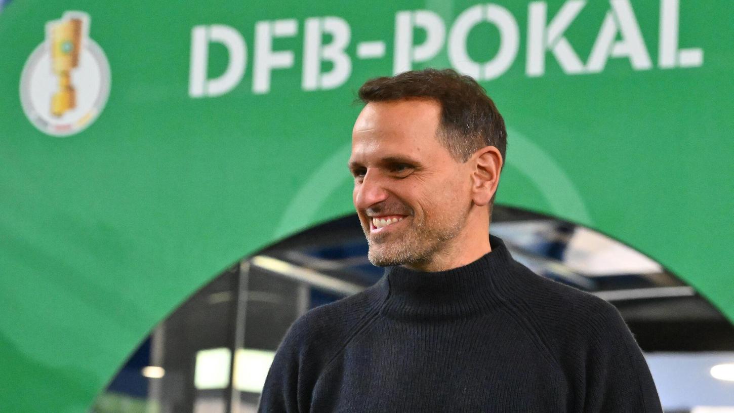 „Demut und Konzentration“: Sportvorstand Joti Chatzialexiou hofft gegen den FV Illertissen auf einen erfolgreichen Start des 1. FC Nürnberg im Pokal-Wettbewerb. „Demut und Konzentration“: Sportvorstand Joti Chatzialexiou hofft gegen den FV Illertissen auf einen erfolgreichen Start des 1. FC Nürnberg im Pokal-Wettbewerb.