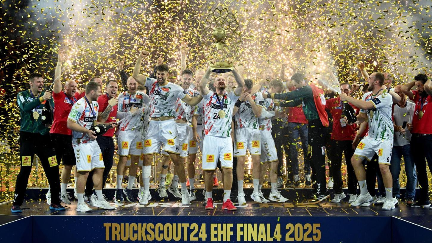Der SC Magdeburg bejubelt den Triumph in der Champions League. Der SC Magdeburg bejubelt den Triumph in der Champions League.