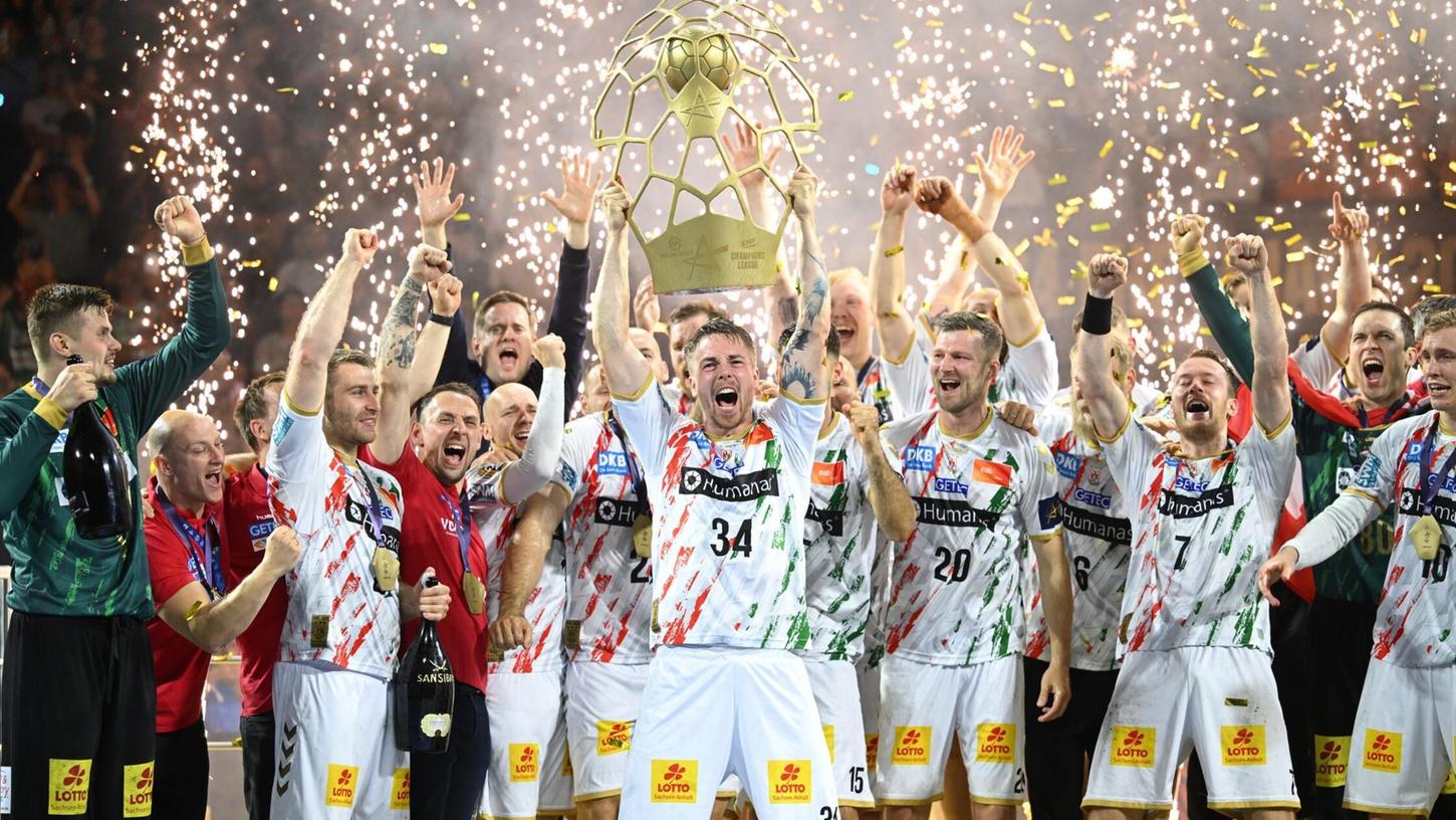 Der SC Magdeburg bejubelt den dritten Triumph in der Champions League nach 2002 und 2023. Der SC Magdeburg bejubelt den dritten Triumph in der Champions League nach 2002 und 2023.