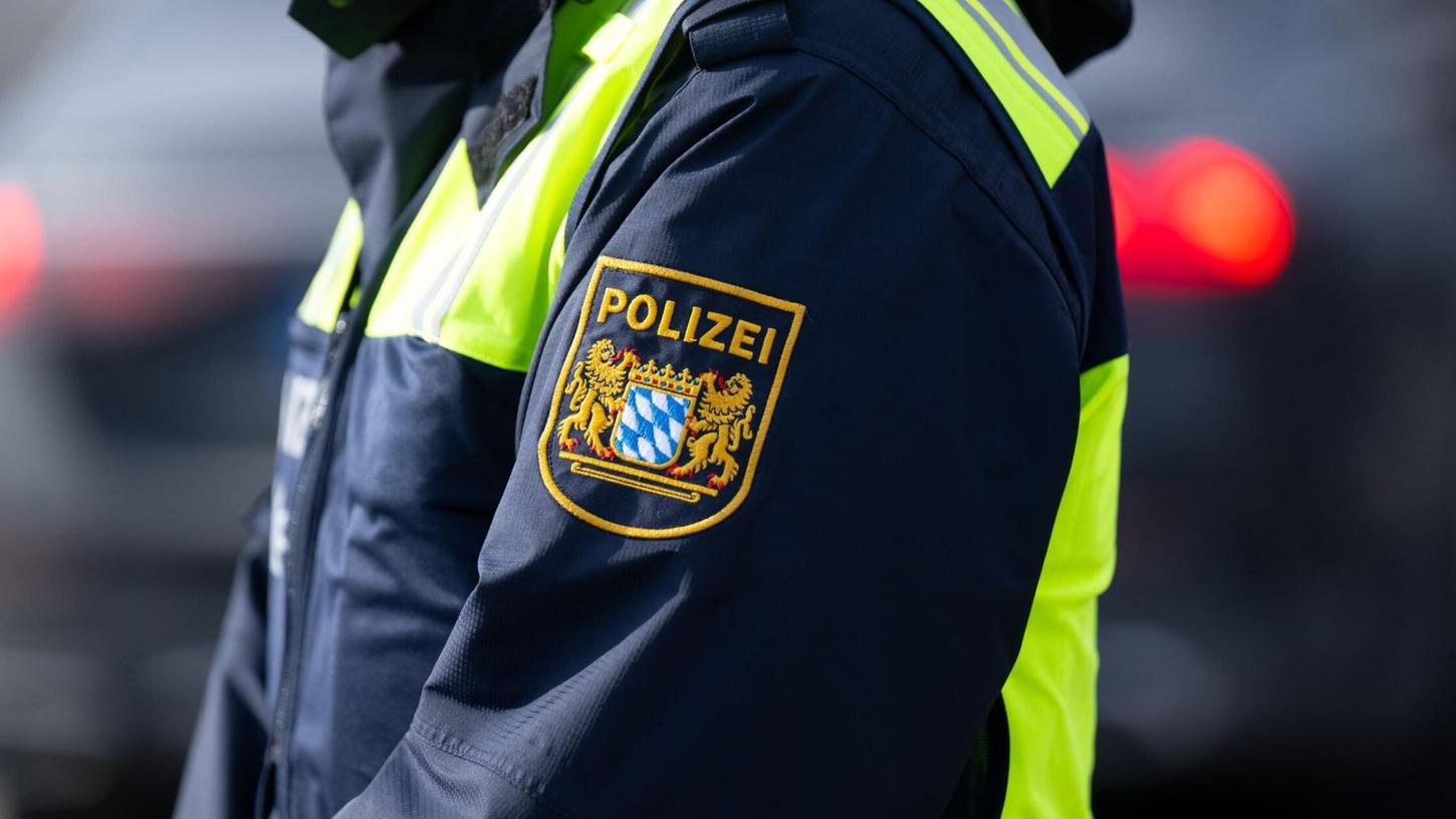 Bayerische Grenzpolizisten nahmen das Auto bei Neuhaus am Inn unter die Lupe. (Symbolbild) Bayerische Grenzpolizisten nahmen das Auto bei Neuhaus am Inn unter die Lupe. (Symbolbild)