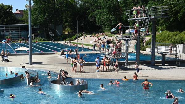 Freizeitbad Roth Nach schwerem Badeunfall: Sicherheitskonzept des Rother Freibads steht ...