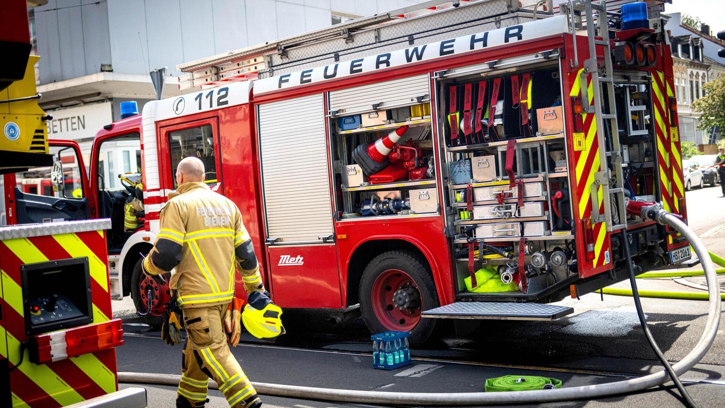 Es ist bereits der dritte Kellerbrand im Westen der Stadt binnen weniger Tage (Symbolbilld). Es ist bereits der dritte Kellerbrand im Westen der Stadt binnen weniger Tage (Symbolbilld).