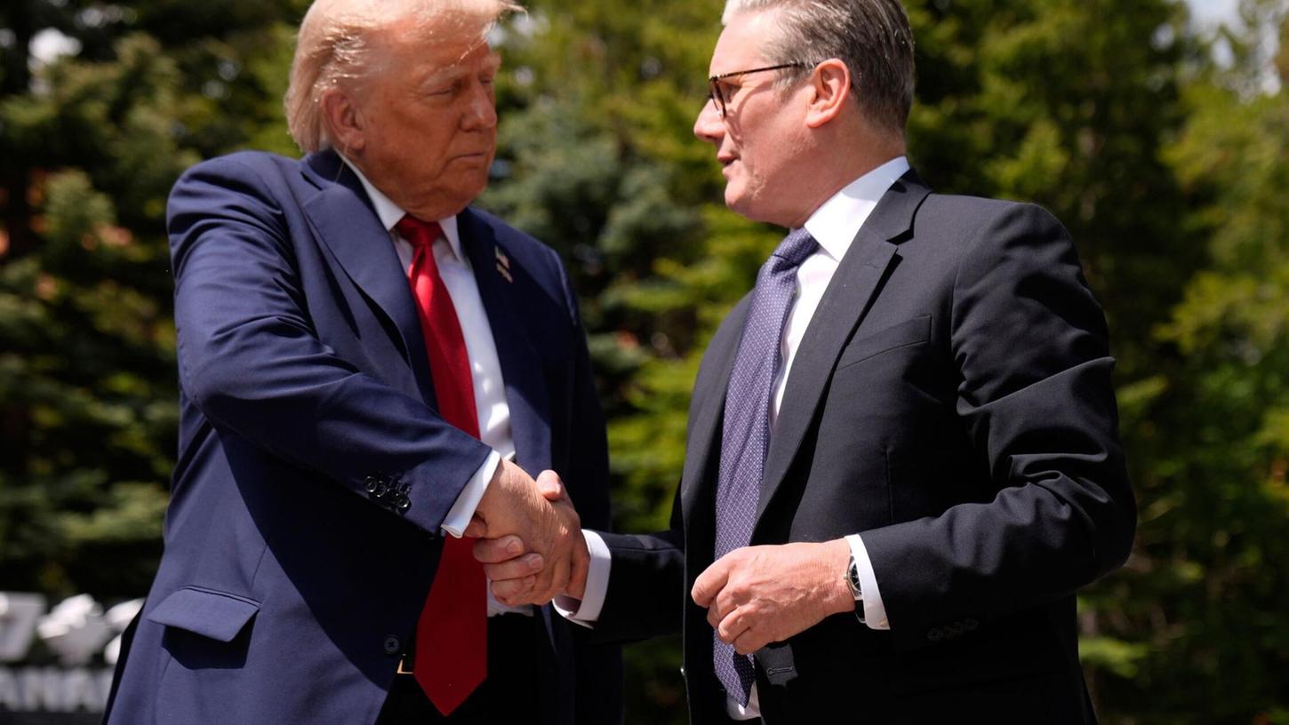 Trump und Starmer hatten ihren Handelspakt Anfang Mai verkündet - nun folgte beim G7-Gipfel der nächste Schritt. Trump und Starmer hatten ihren Handelspakt Anfang Mai verkündet - nun folgte beim G7-Gipfel der nächste Schritt.