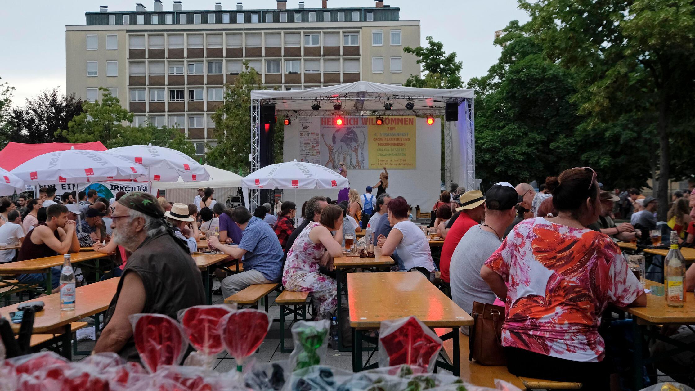 Straßenfest gegen Rechts auf dem Aufseßplatz