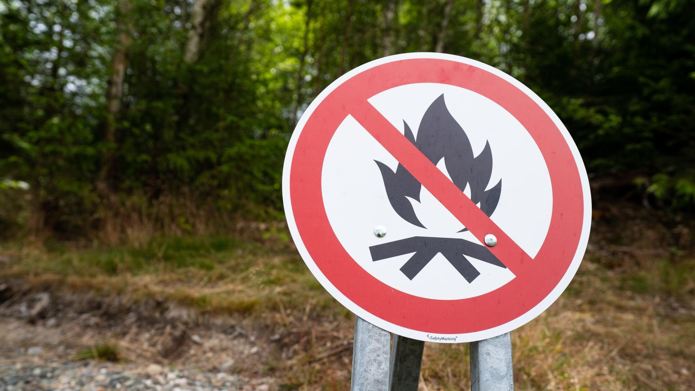 Feuer machen verboten1381.jpg