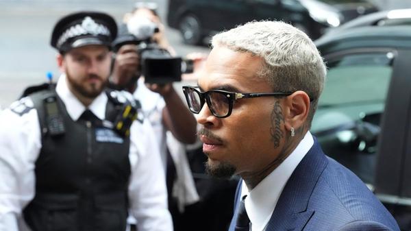 US-Sänger Chris Brown vor Gericht in London1914.jp