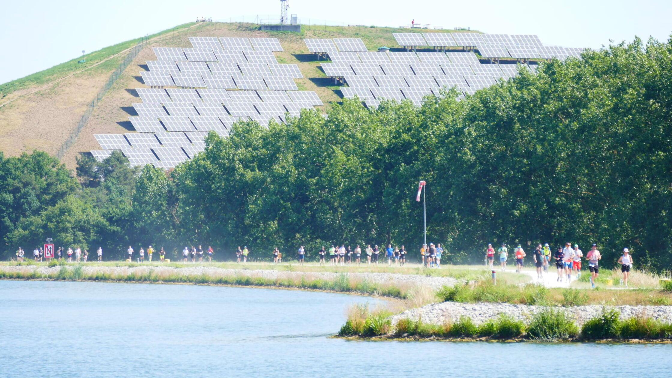 Malerische Route: Die Bilder vom Metropolmarathon rund um F&uuml;rther Solarberg und Kanal