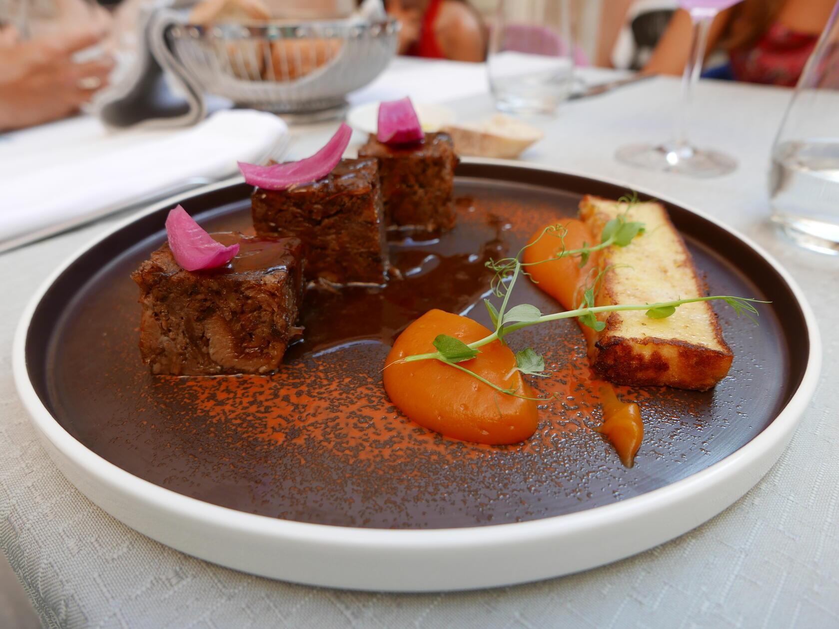 Gezupftes Fleisch mit römischer Polenta im La Grisa.