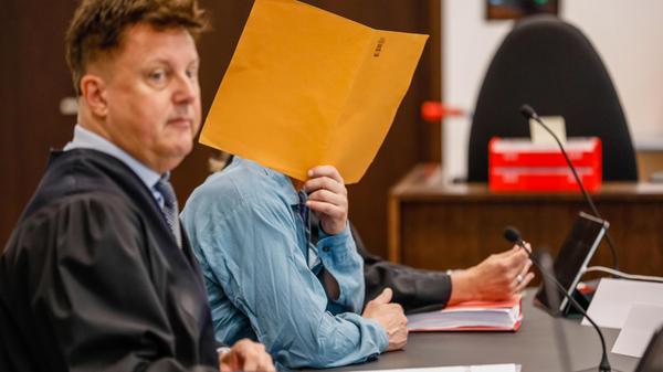 Wegen mutmaßlichen Mordes an seiner Ehefrau: Proz