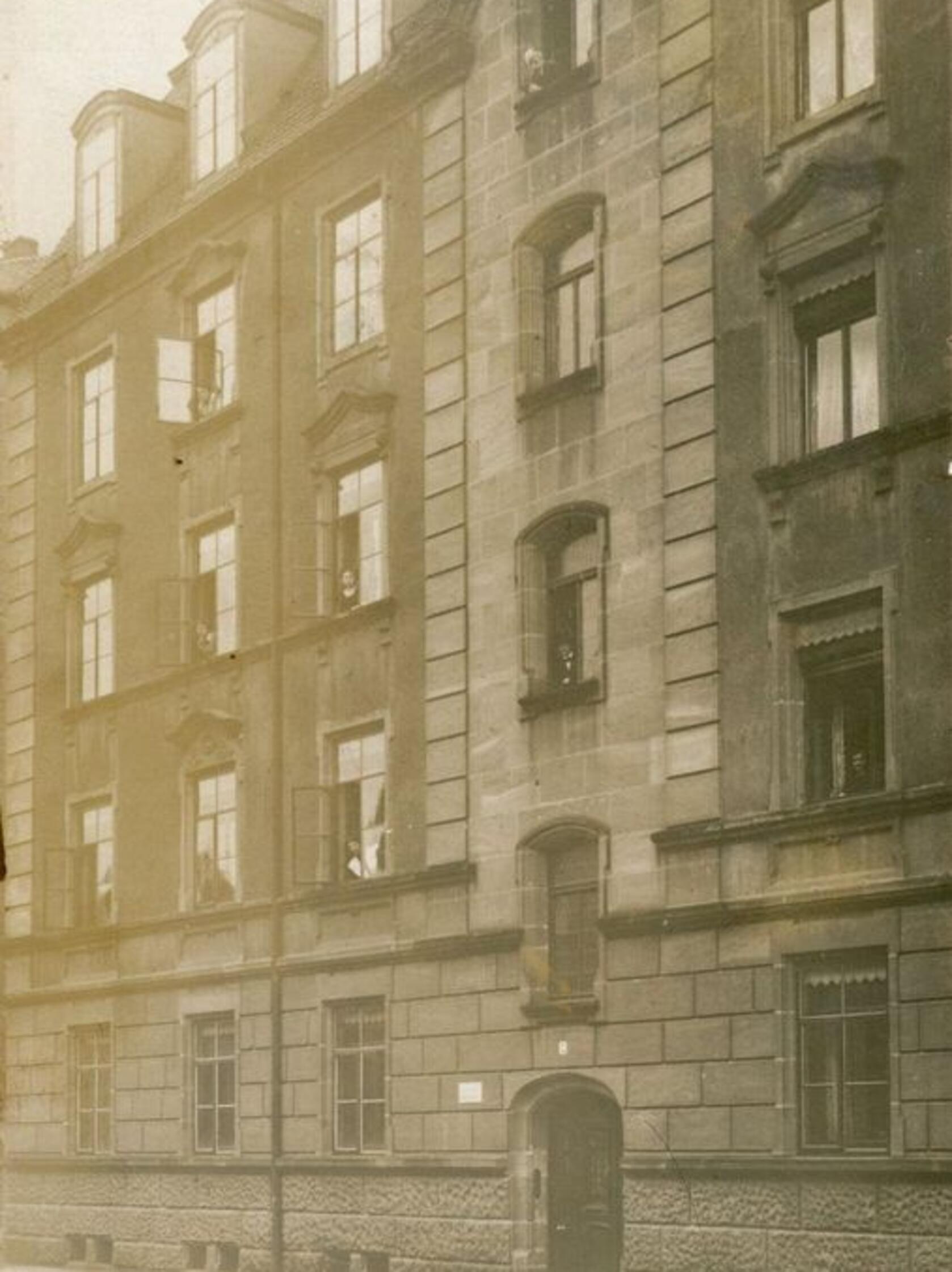 Historisch: Walter-Meckauer-Straße 7