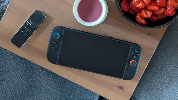 Nintendo Switch 2 Couchtisch Erdbeeren