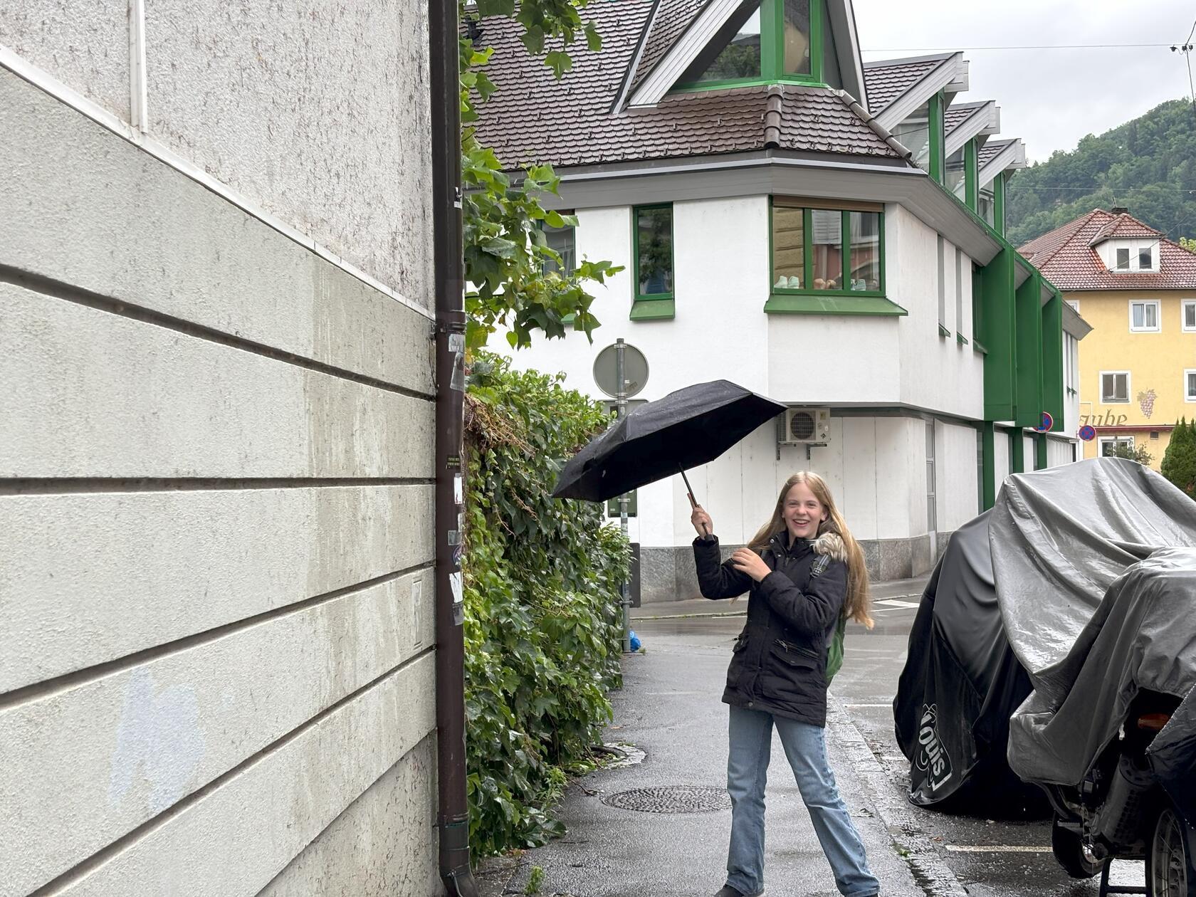 Aber in Bregenz ist es einfach, das Beste aus dem Wetter zu machen. Entweder mit Schirm...