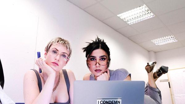 Das Team von Straat 264 ist normalerweise im Z-Bau beheimatet. Am Samstag, 5. Juli, jedoch schmeißt die Truppe ein großes elektronisches Fest im Künstlerhaus. Ab 16 Uhr beschallen die Damen und Herren den Garten. Im weiteren Verlauf geht's auch im Innern musikalisch zur Sache. Neben den Residents sorgen Gast-Acts wie Surf 2 Glory (Foto) und Janis Zielinski für zuckende Beine.