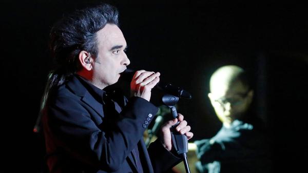 Deine Lakaien zählen zu den bekanntesten Dark Wave-Gruppen des Landes. Das in den 1980er Jahren gegründete Duo kommt am Mittwoch, 16. Juli, nach Nürnberg. Ab 20 Uhr performen Alexander Veljanov und Ernst Horn ihre gewaltigen Songs unter freiem Himmel.