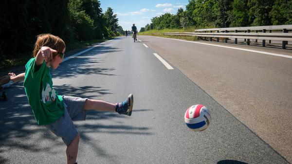 Auch Fußball wurde gespielt.
