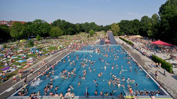 Abkühlung im Freibad