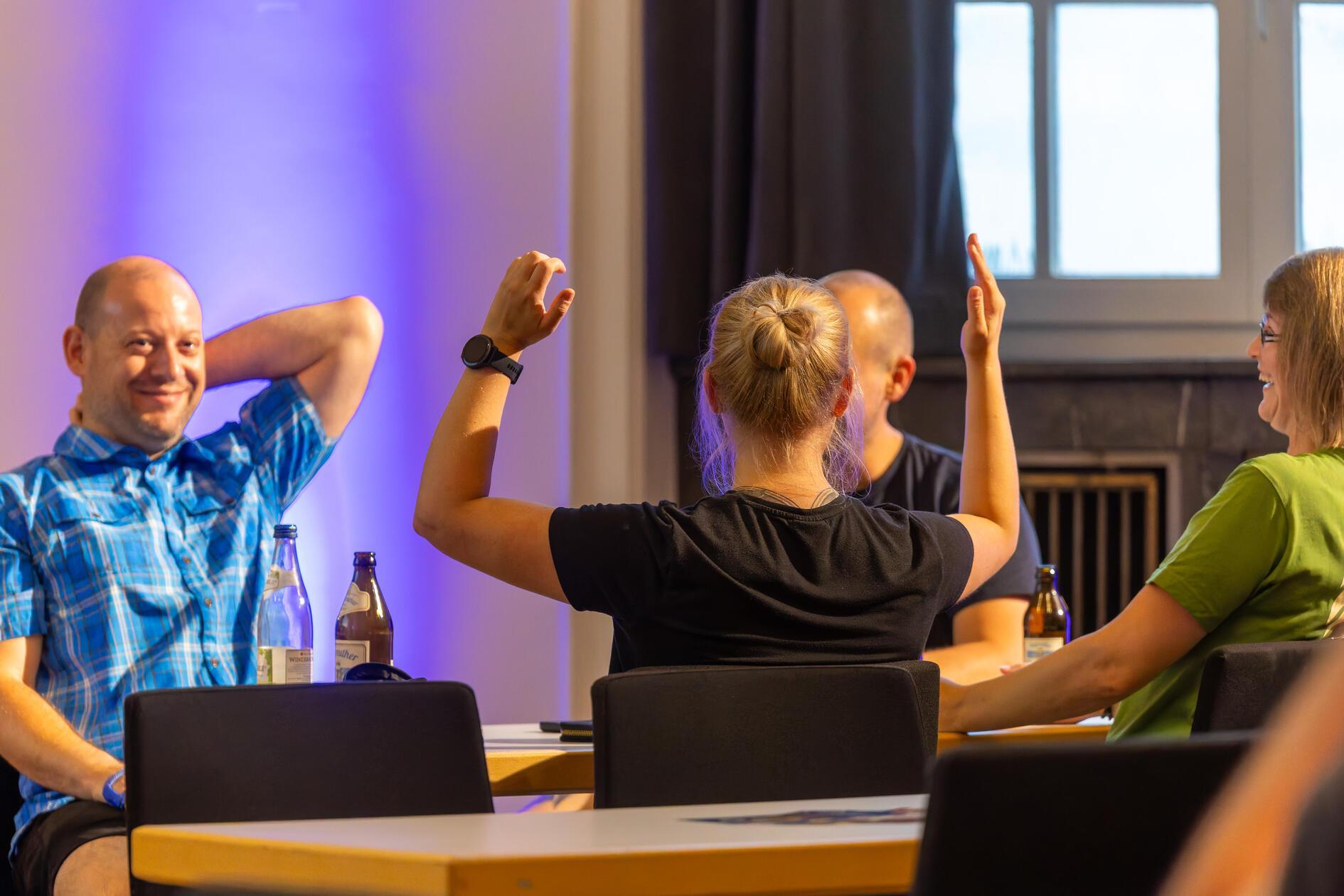 Im Musem für Kommunikation rauchten die Köpfe: Bei der ersten NN.de-Quiznight im Rahmen des Nürnberg Digital Festivals traten die Teams an, um ihr Wissen zu testen. Für die Sieger gab es tolle Preise - und für alle anderen den ein oder anderen Fakt zu Wissenschaft, Nürnberg und der digitalen Welt.