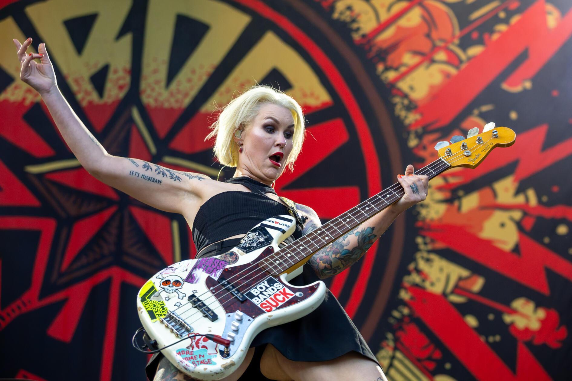 Punkrock-Ekstase-im-Stadionpark-Spektakul-re-Bilder-von-Save-the-Core-in-N-rnberg