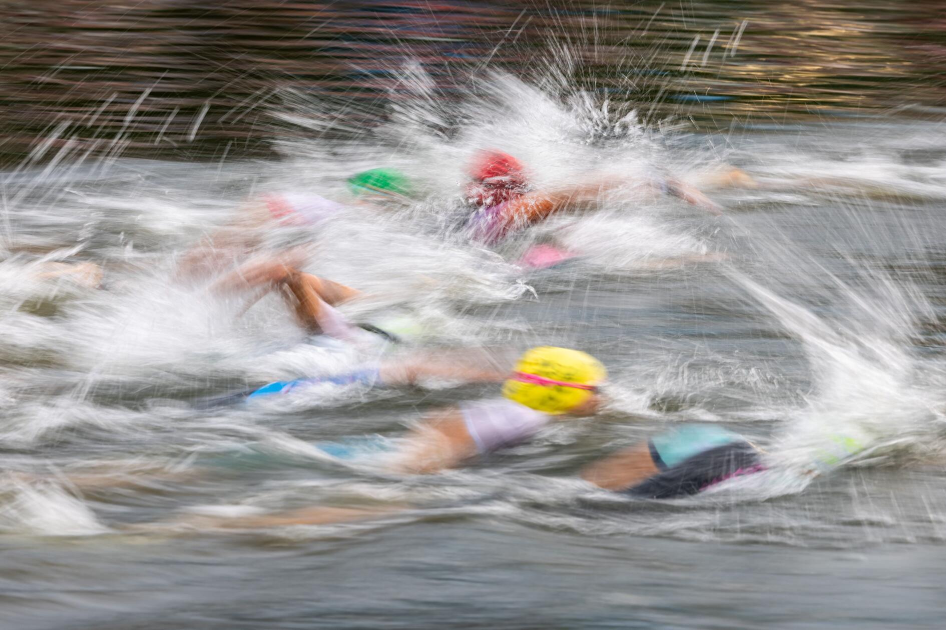 Die Top-Schwimmer legten heute die 3,8 km im Main-Donau-Kanal in beeindruckenden Zeiten zurück: Henry Schoemann schwamm in 46:17 Min, gefolgt von Jonas Schomburg und Likasz Wojt