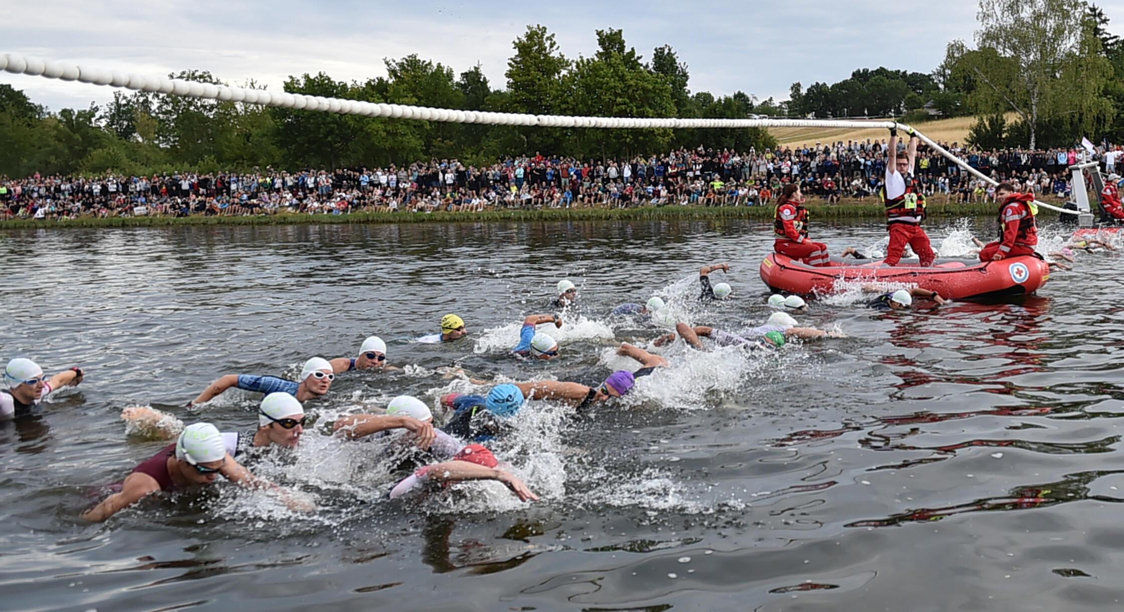Bei den Frauen setzte sich Alanis Siffert in 52:31 Min durch, dicht gefolgt von Grace Thek und Kyla Pokorny 