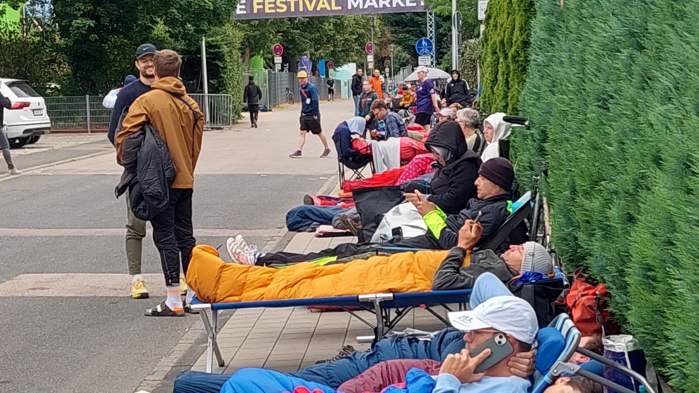Eine Nacht unter freiem Himmel für einen sicheren 