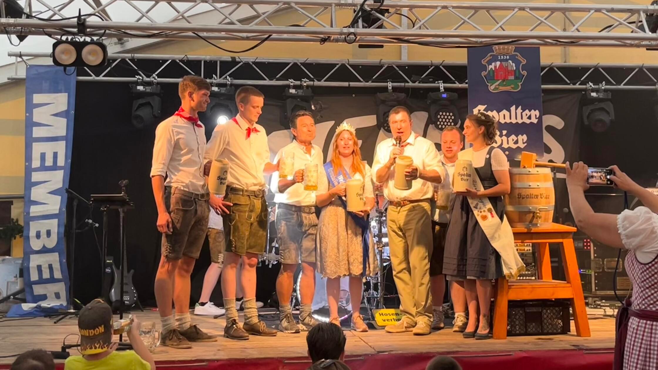 Rednitzhembach feierte Kärwa - mit Weinkönigin, Festzug und Bieranstich