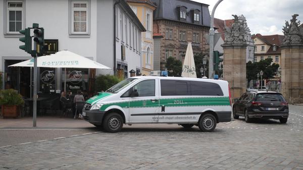 !!! redaktioneller Hinweis: alle Einsatzkräfte pix