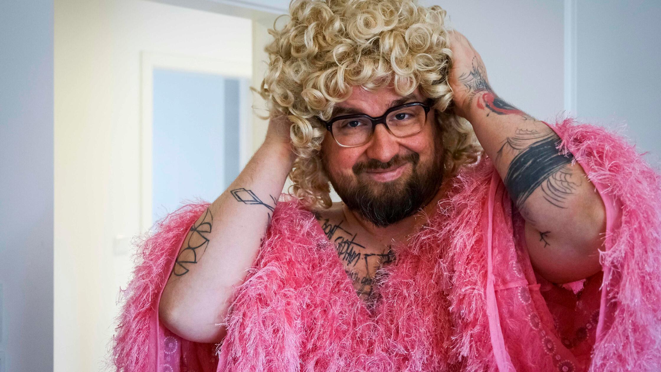 Neumarkt i.d.O.; 01.04.2023; Roxy Rued, die Glitze