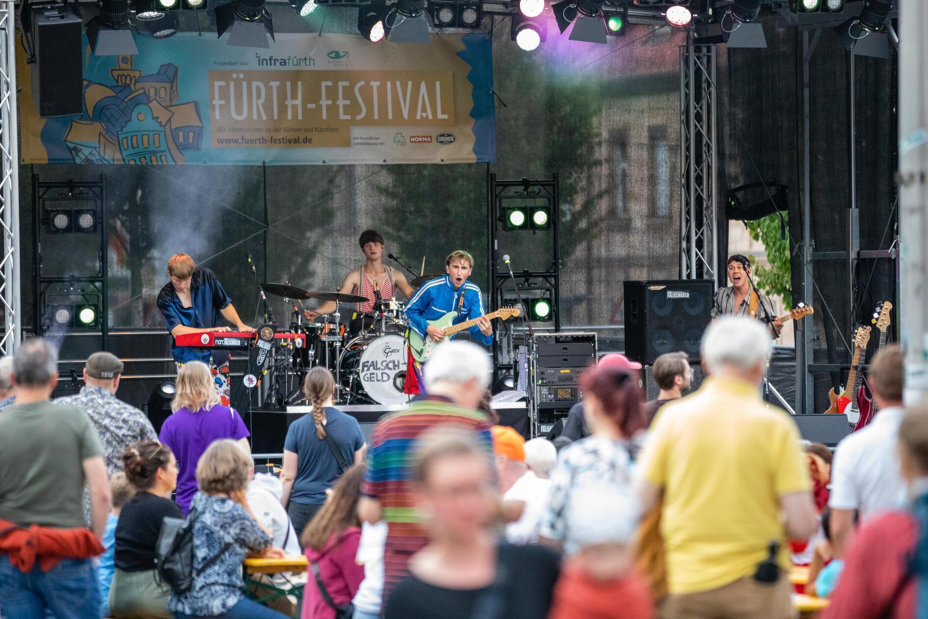 Die Freitagsbilder vom F&uuml;rth Festival: Ska, Metal und jede Menge Stimmung